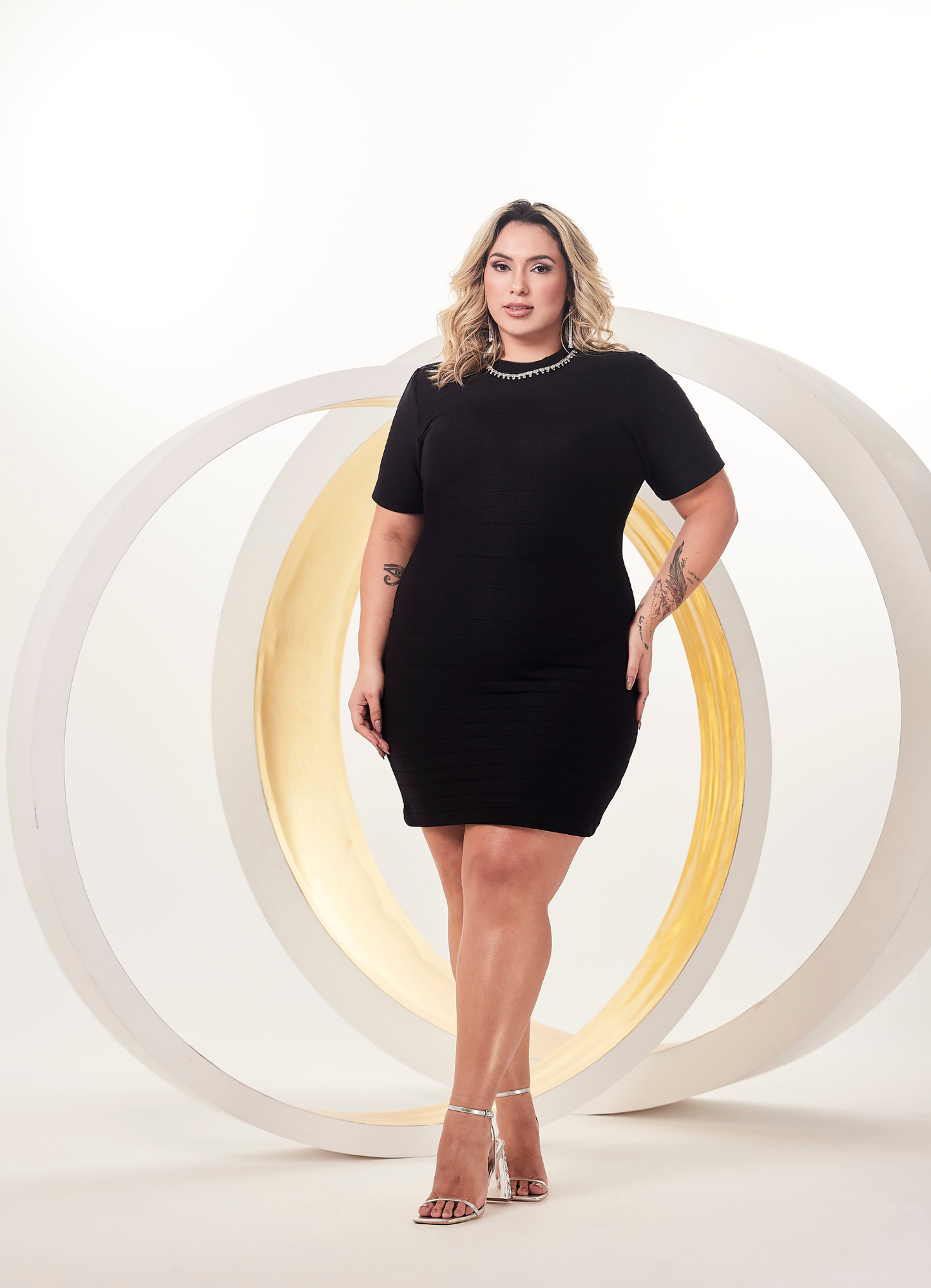VESTIDO TUBINHO DECOTE