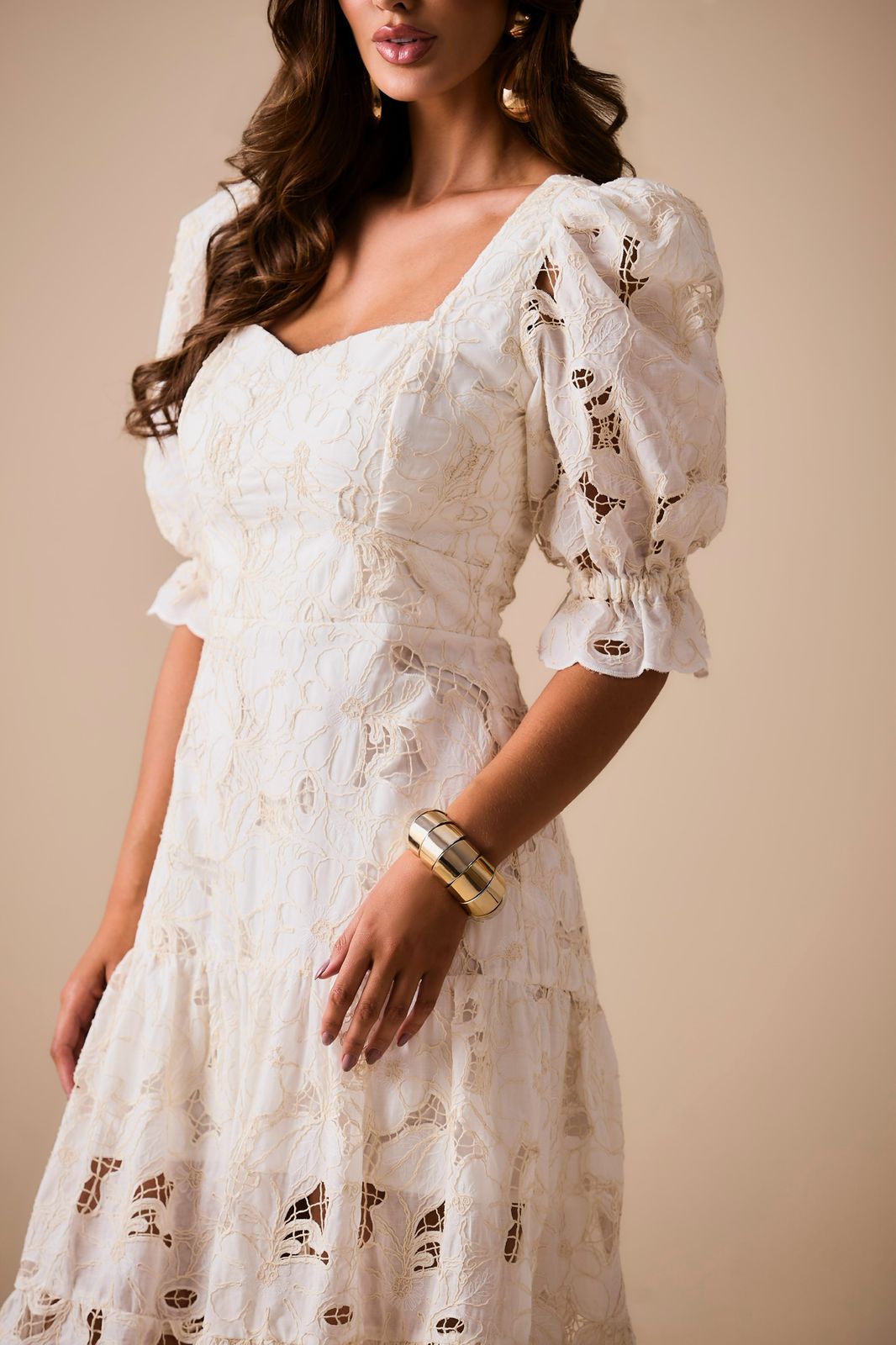 VESTIDO MIDI TEC. BORDADO.